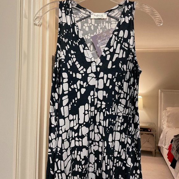 Abstract V Neck Flare Tank NWT - Picture 1 of 3